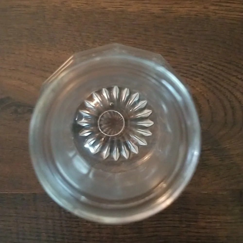Vintage etched glass bedside water flask with glass. - Picture 4 of 6